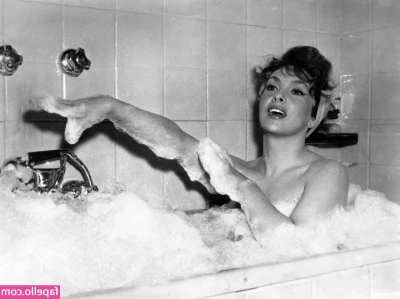 Vintage Sexy Celebs [ vintage-sexy-celebs ] - Instead of titty Tuesday today it’s TUSHY Tuesday! Do you like my