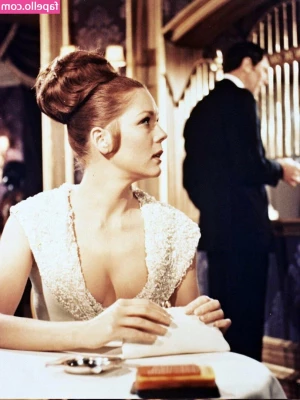 Vintage Sexy Celebs [ vintage-sexy-celebs ] - It turns me hot when you play rough with my body  Suck it hard babe