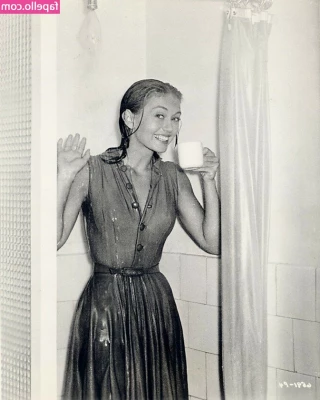 Vintage Sexy Celebs [ vintage-sexy-celebs ] - So I posted earlier and I m sorry  I was just really bummed about