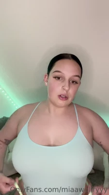 miaawolffyyy - Just got back from vacay ! New juicy content coming soon 🤪😘