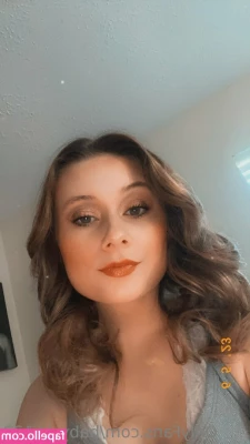 itz_kk22 [ itz-kk22 ] - Headed out to the pool today… should I go out topless?