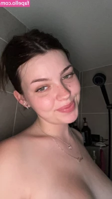 jersxo - sexyblondesarah   I d love to feel your hard cock   inside my tight