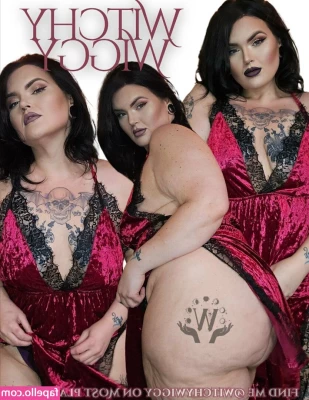 lexxxluna - Check out my new lingerie set. I mean it's pretty and all but