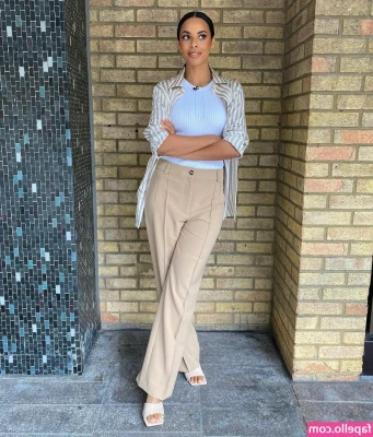 Rochelle Humes [ rochelle-humes ] - Buenos días, con un buen culo🍑🔥
