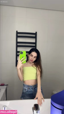 Kira Frost [ kira-frost ] - very horny wanting to play