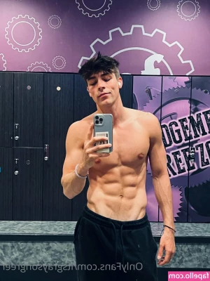 hey.itsgrayson [ hey-itsgrayson ] - Just chillin in my robe around the house