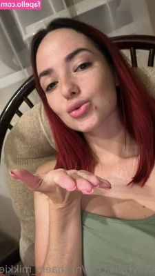 michaela_mikkie [ michaela-mikkie ] - Swipe thru for a little extra glove love