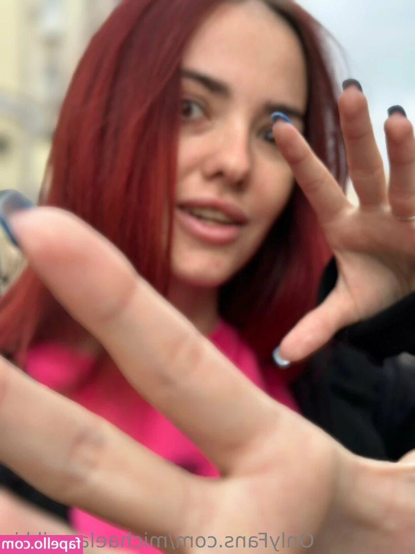 michaela_mikkie [ michaela-mikkie ] - Se que te encanta mi 6to dedo por eso te lo traigo con toda la