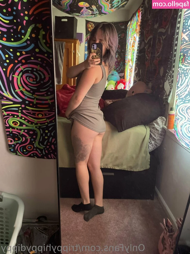 trippyhippydippy - just the cutest besties  dm me if you want more content from us