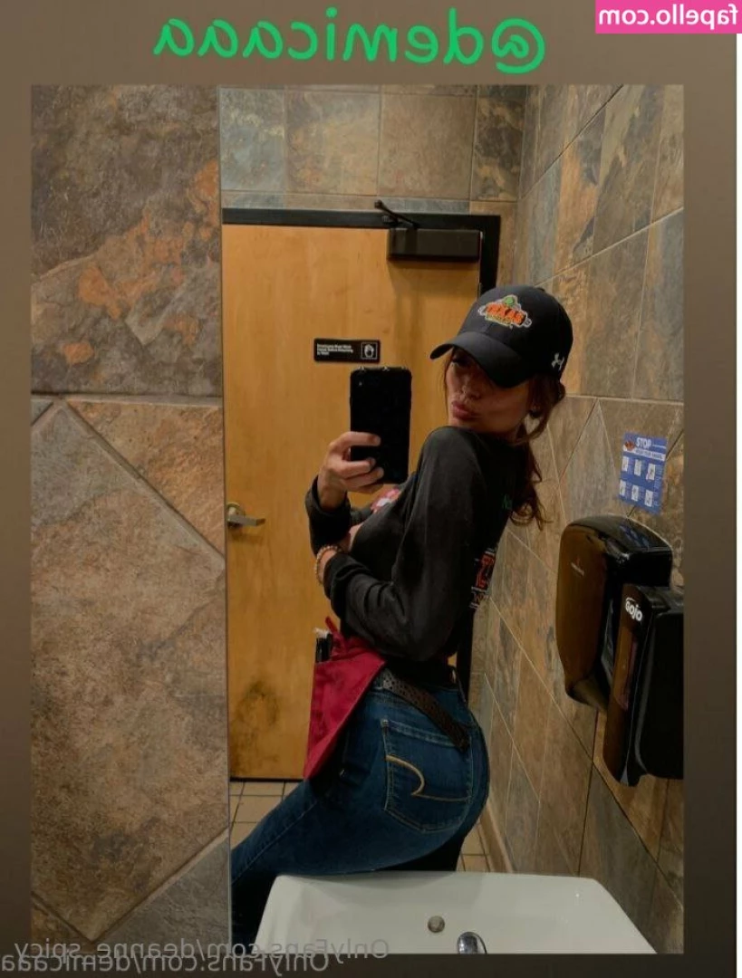 deanne_spicy [ deanne-spicy ] - Baby says look at this butt