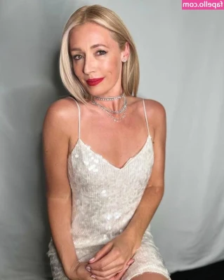 Cat Deeley [ cat-deeley ] - it looks like the perfect size to me!