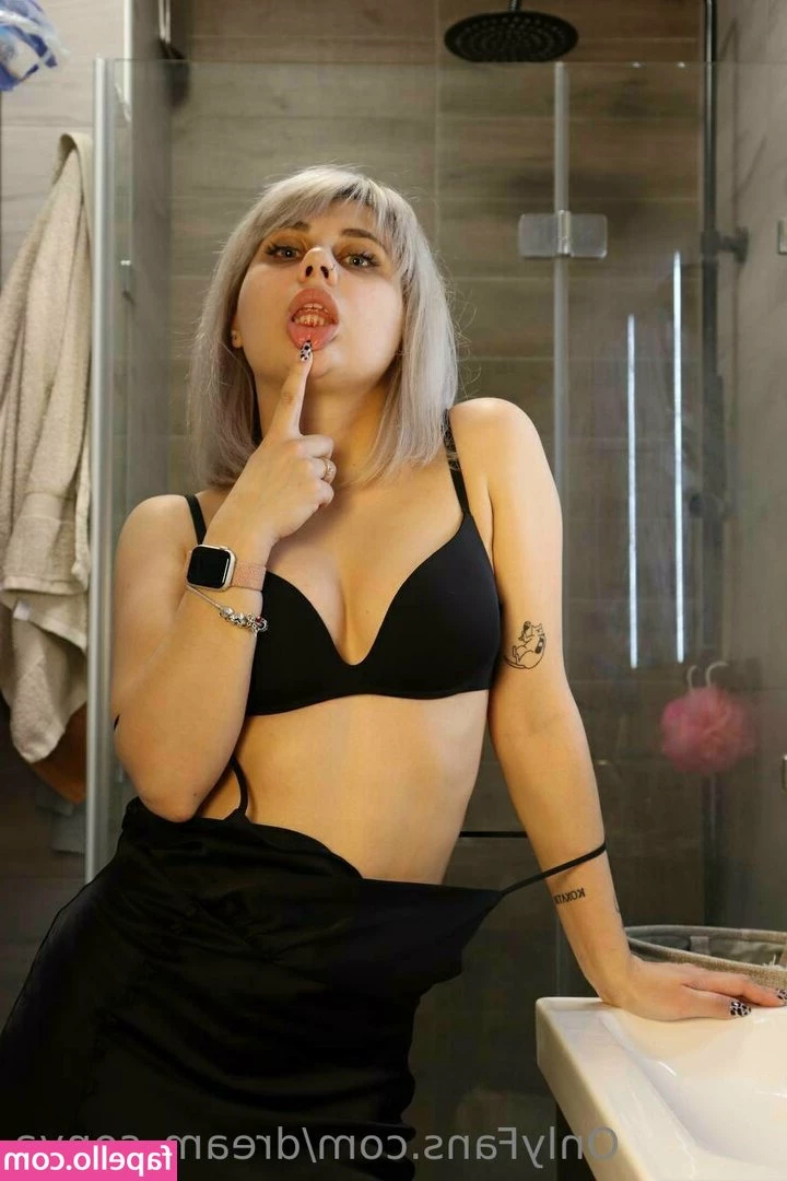 dream_sonya [ dream-sonya ] - Qué haces a esta hora