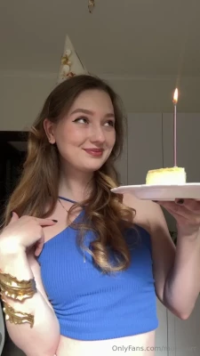 murrawrr - Who’s going to fuck me me tonight? 🤭😈