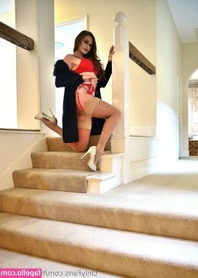Honour May [ honour-may ] - Good morning 🌞 let’s fuck and have breakfast 🍳