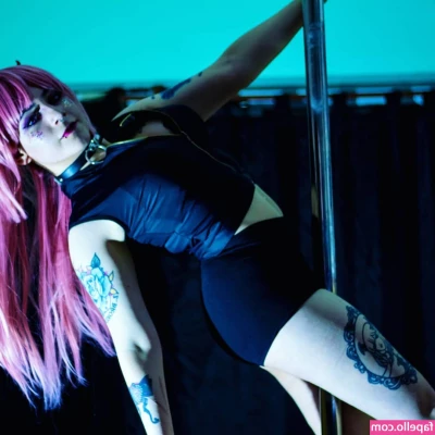shike.vc [ shike-vc ] - My latest set in this outfit just dropped in your DMs today 😈 Make