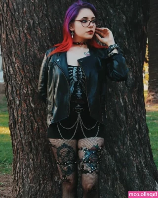 shike.vc [ shike-vc ] - my ass looks great from this angle 😋