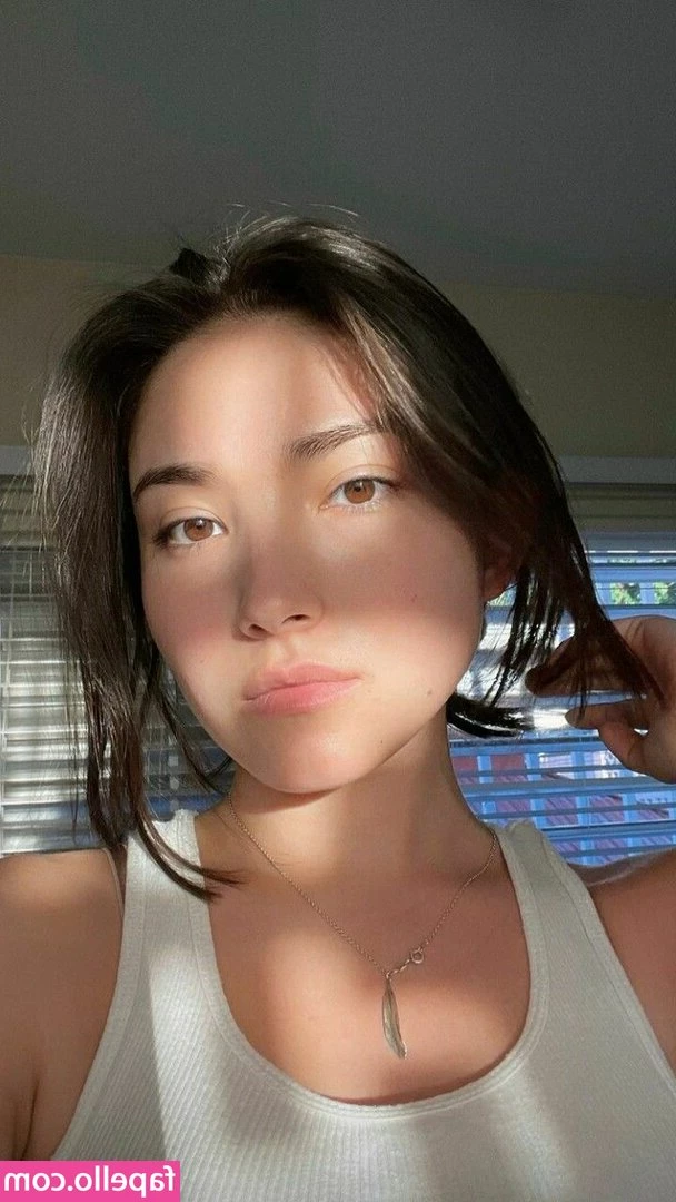 Maria Zhang [ maria-zhang ] - Wanna hang out tonight~? I promise I won’t suck your 🩸 (but I