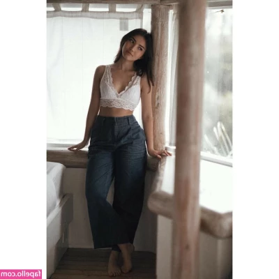 Maria Zhang [ maria-zhang ] - Making content today    Any requests or customs  comment or DM me
