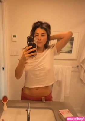 Daniella Monet [ daniella-monet ] - let's catch up, love🥰. Hit my DM