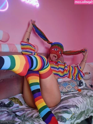 averymia - Nothing more fun than a morning pic  For now