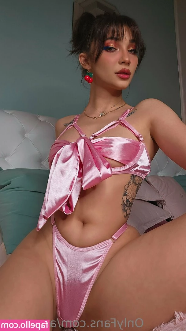 averymia - Just a teaser from the Mona set.   It'll be available tomorrow so for