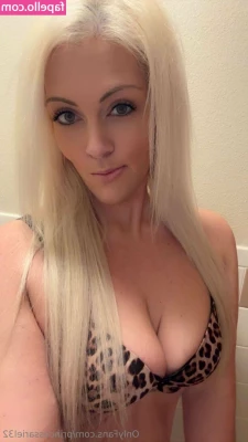 princessariel32 - What kind of cock do you wanna see my soft feet stroking  Of course