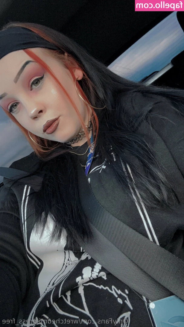 wretchedmistress_free [ wretchedmistress-free ] - whats your favorite way to be shrunk down when you're watching my
