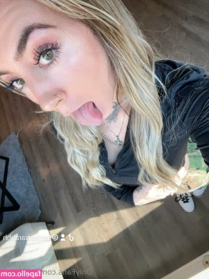 sarahnell - I really need to start doing some solos so I can post more.. join