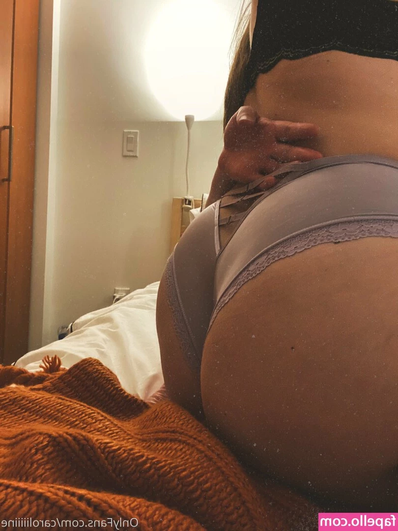 caroliiiiine - I’m up and horny as fuk I wanna suck dick😫😫 anybody up And