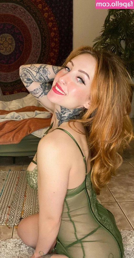 noaquarius - I really love to caress myself in the kitchen)