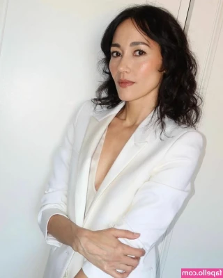 Sandrine Holt [ sandrine-holt ] - Cute Goth tits
