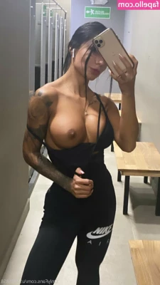 Diana Rivera [ diana-rivera ] - Throw back behind the scenes from my first hardcore shoot with a guy!