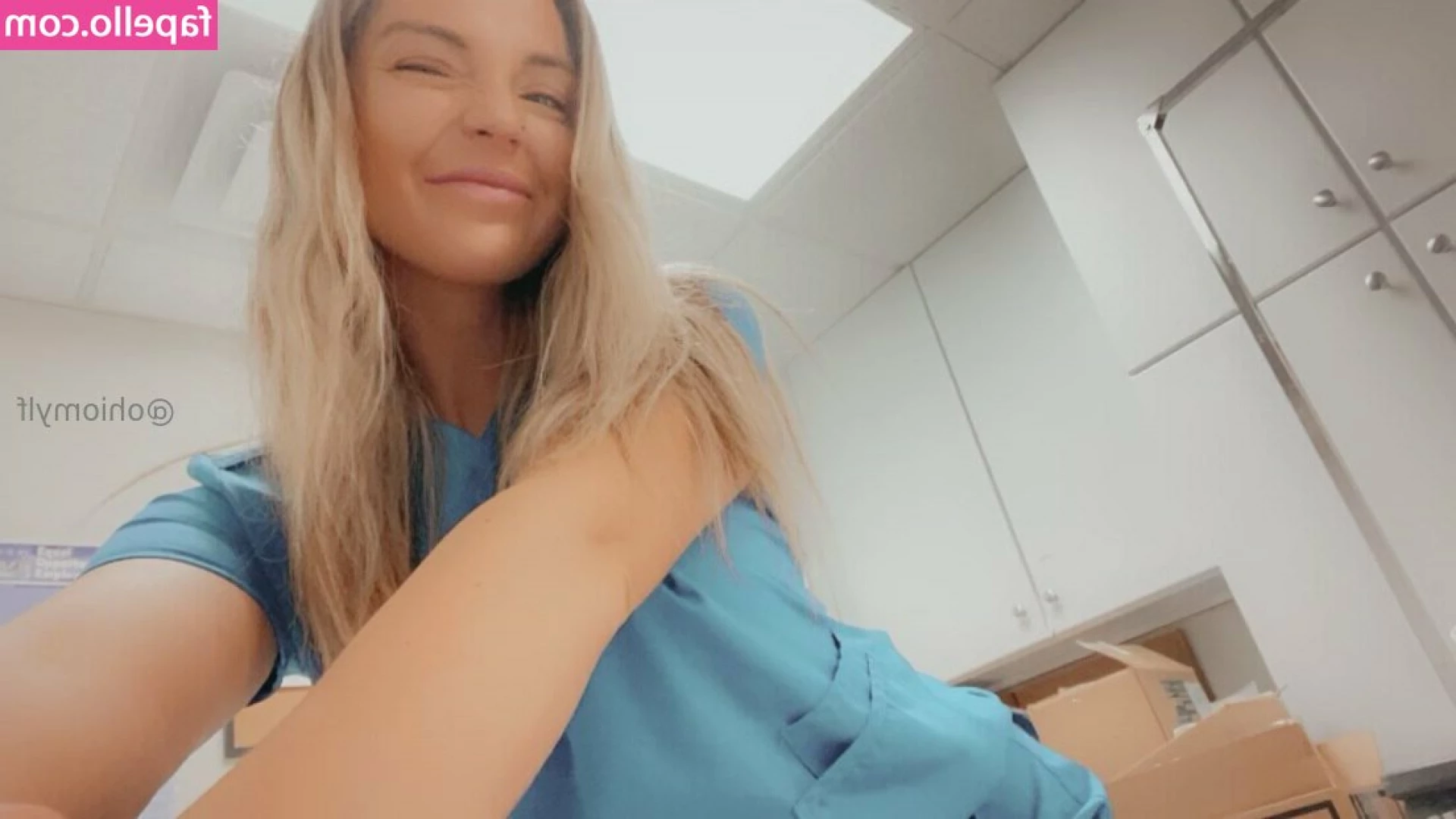 ohiomylf4free - who wants me to look at them like this? 💋