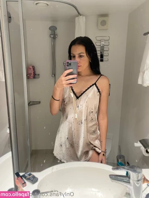 romersannie - help me takeom of my clothes so we can have some fun