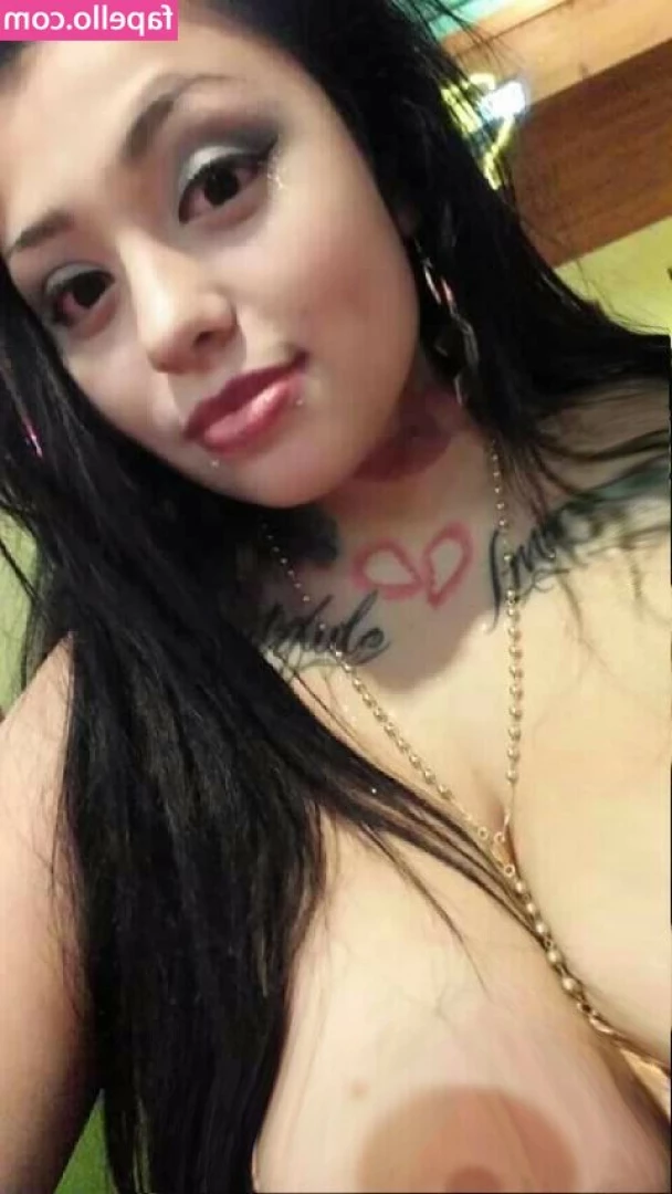 Reyna Issa [ reyna-issa ] - CRAVING A DICK IN ME   CUM ON BY LETS DO A PRIVATE CALL
