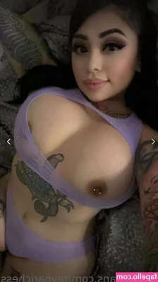 Reyna Issa [ reyna-issa ] - Small tits big butt combo