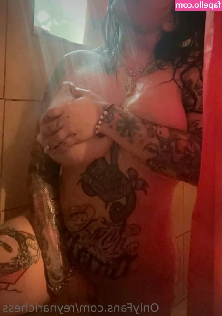 Reyna Issa [ reyna-issa ] - How much do you think My nails will cost   Just trying to get a sense
