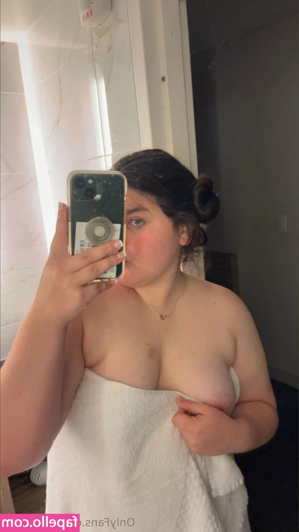 ashsnapz - A few pics form my bath last night wish you could have joined me babe
