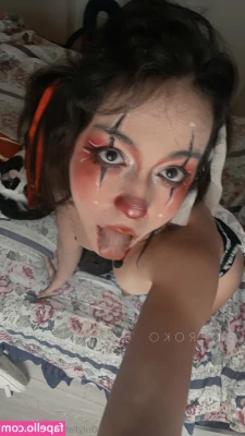 Nerokoi [ nerokoi-26 ] - a little peak🐱