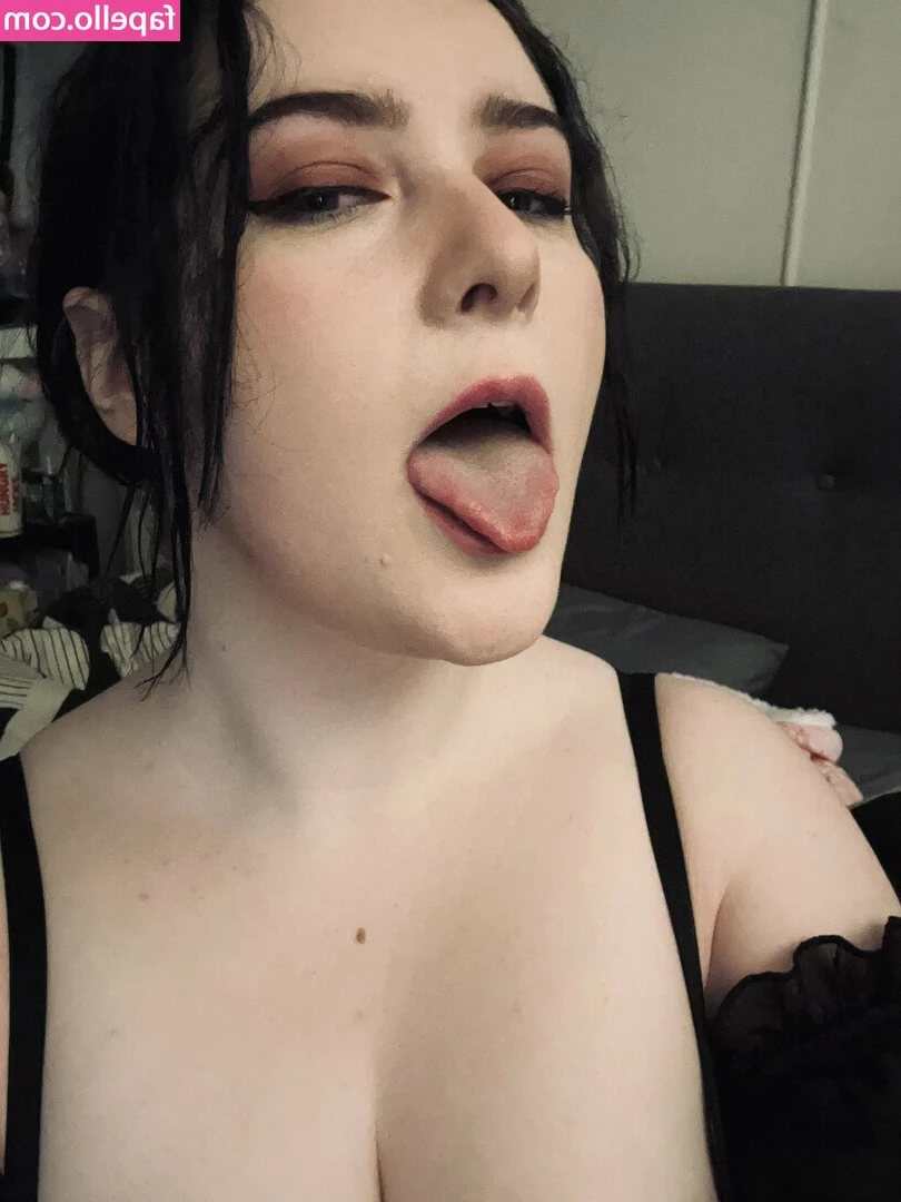 Darlingmori - Have you already come up with a script for me to make a hot video for