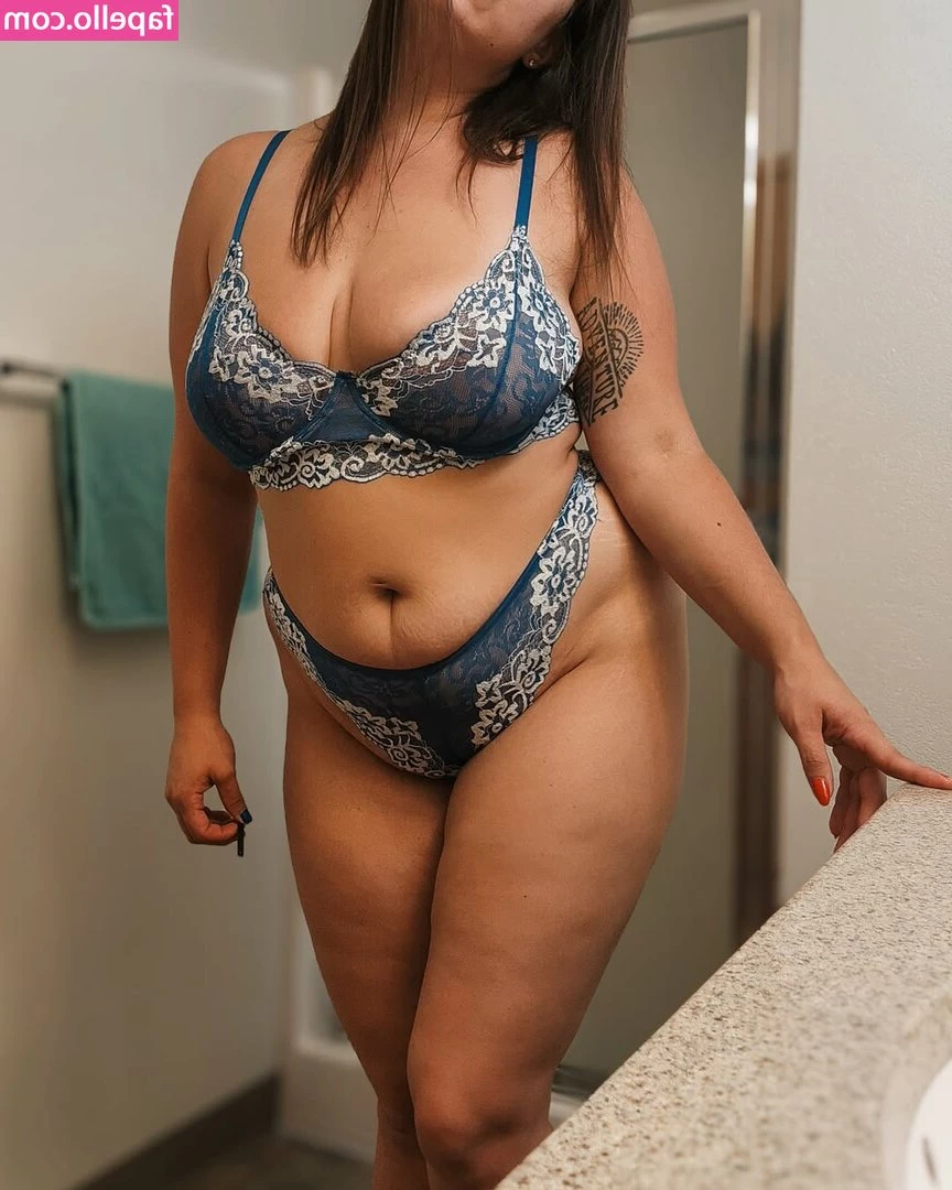 chloe.fox [ chloe-fox ] - Triste e com T  sad and horny