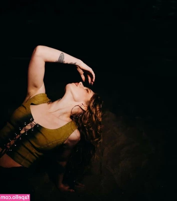 Cera Gibson [ cera-gibson ] - this princess needs saving, you gonna be her hero?