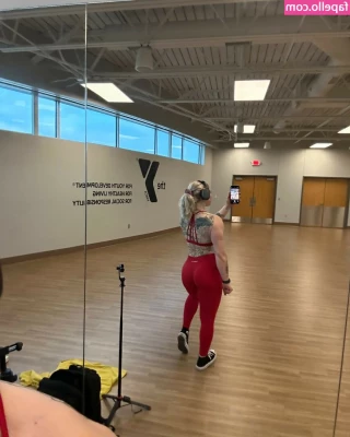 marceline_vox [ marceline-vox ] - Is it horse time? It's been like over year since I've had this horse