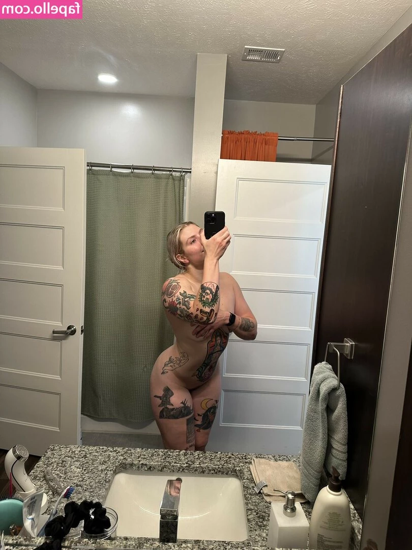 marceline_vox [ marceline-vox ] - How s your post Thanksgiving Weekend  I feel like I need to workout