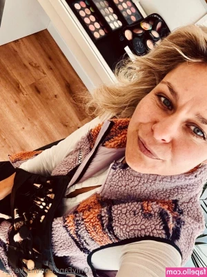 liz_van_k [ liz-van-k ] - Where is the craziest place I ve had sex
