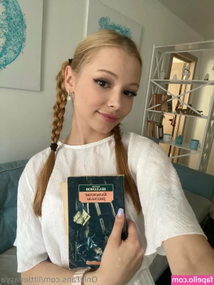 little_shelly [ little-shelly ] - spread them legs wide open