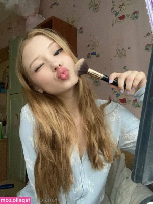 little_shelly [ little-shelly ] - Do you like my pearls?