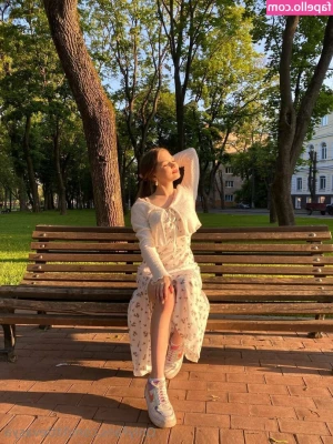 little_shelly [ little-shelly ] - Can I ride your cock? ❤️‍🔥