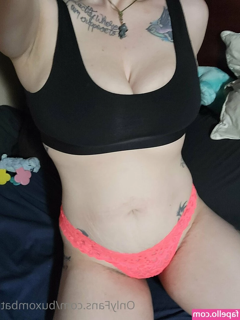 buxombat - It s a little cold in my house right now  Does someone want to come