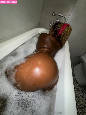 bootyclapper187freepage - My insta hit 7k let s celebrate shall we  An unboxing is in order